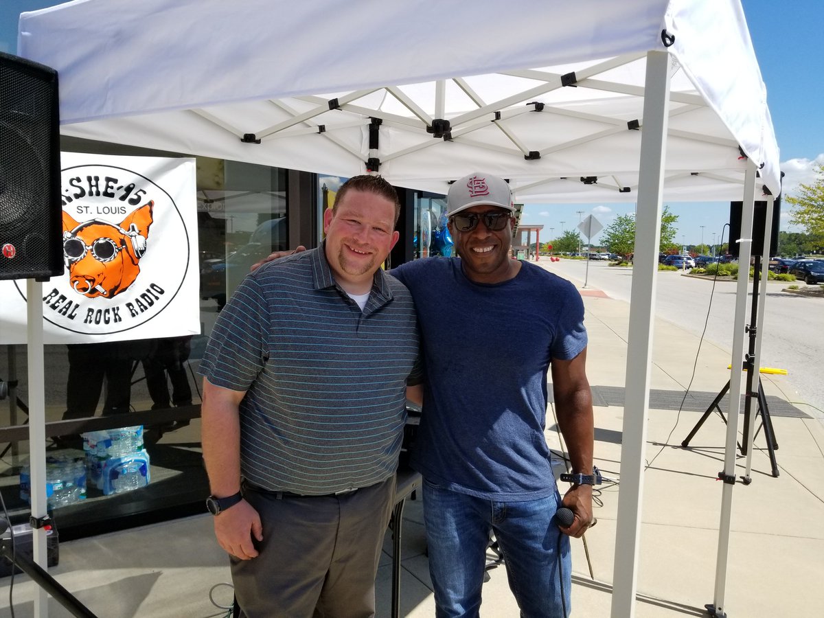 Sprintastic's tweet photo. @JGSprintWest #GOWEST @sgitw0 @KSMOSprint 
Amazing grrand opening for the Belleville store 7135 https://t.co/ZCsGcIOVEg