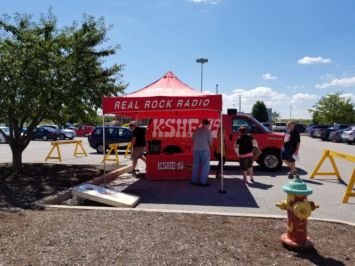 Sprintastic's tweet photo. @JGSprintWest #GOWEST @sgitw0 @KSMOSprint 
Amazing grrand opening for the Belleville store 7135 https://t.co/ZCsGcIOVEg