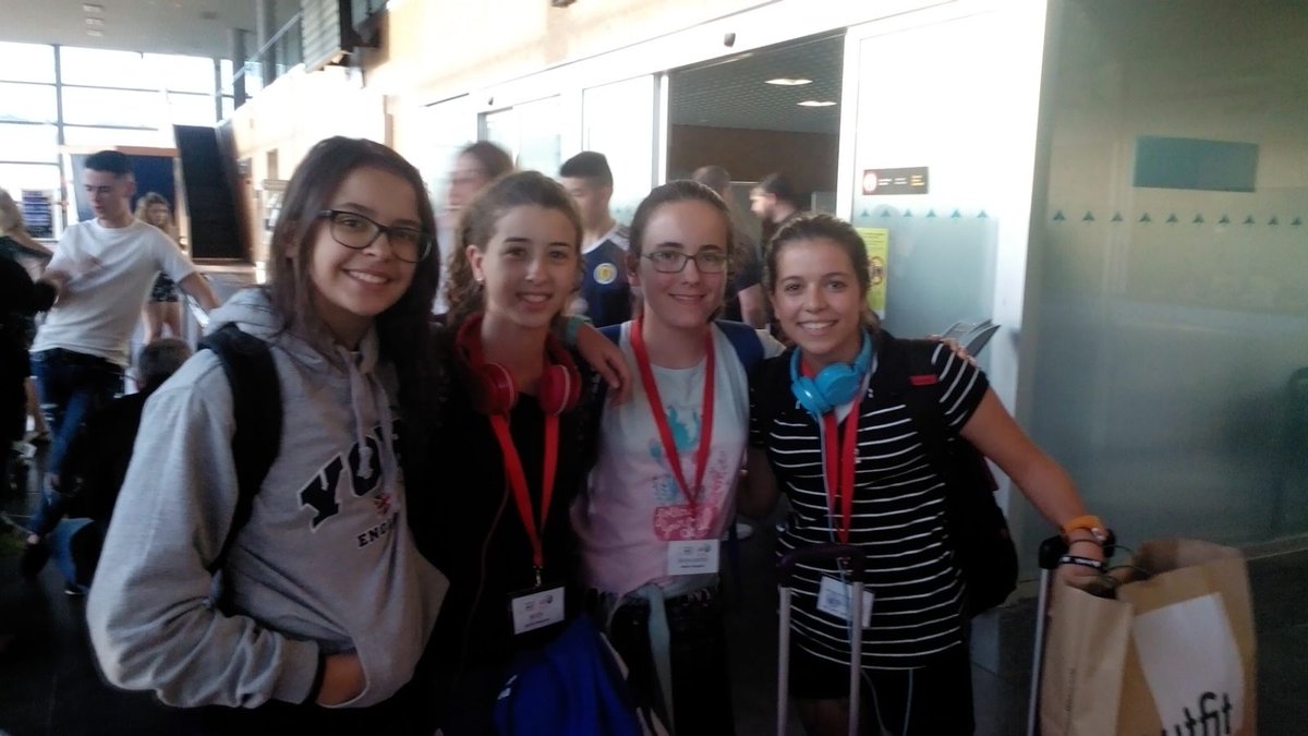 federacionaice's tweet photo. Han vuelto participantes españolas de la Semana Europea de la Amistad, #EFW17 #EuropeanFriendshipWeek Italia,Estonia,Bulgaria nuevos países. https://t.co/i4bzxDy5DI