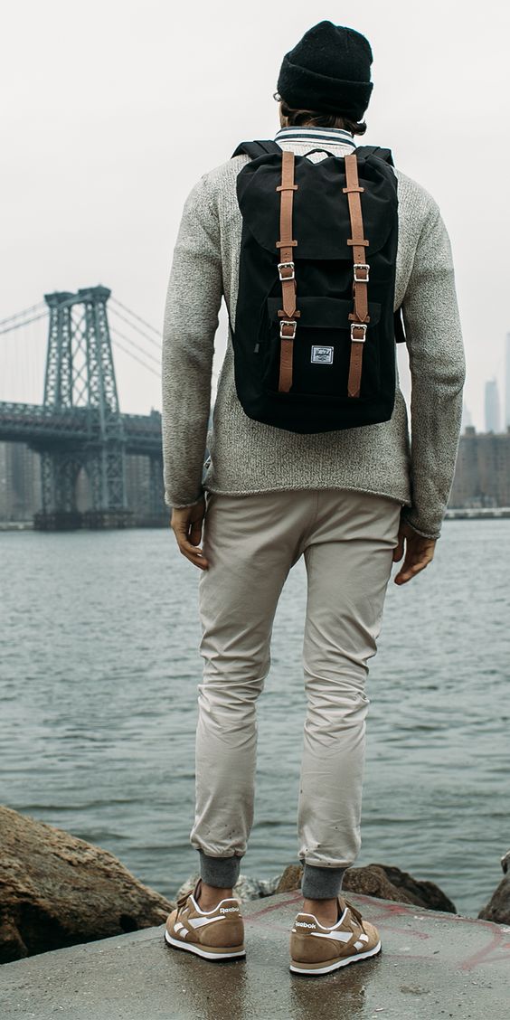 StreetmachineT's tweet photo. Explorar nuevos destinos está en la esencia del humano. Si lo decides que sea con una mochila @Herschelsupply Somos #TuUrbanStore https://t.co/dR7EnAwJUq
