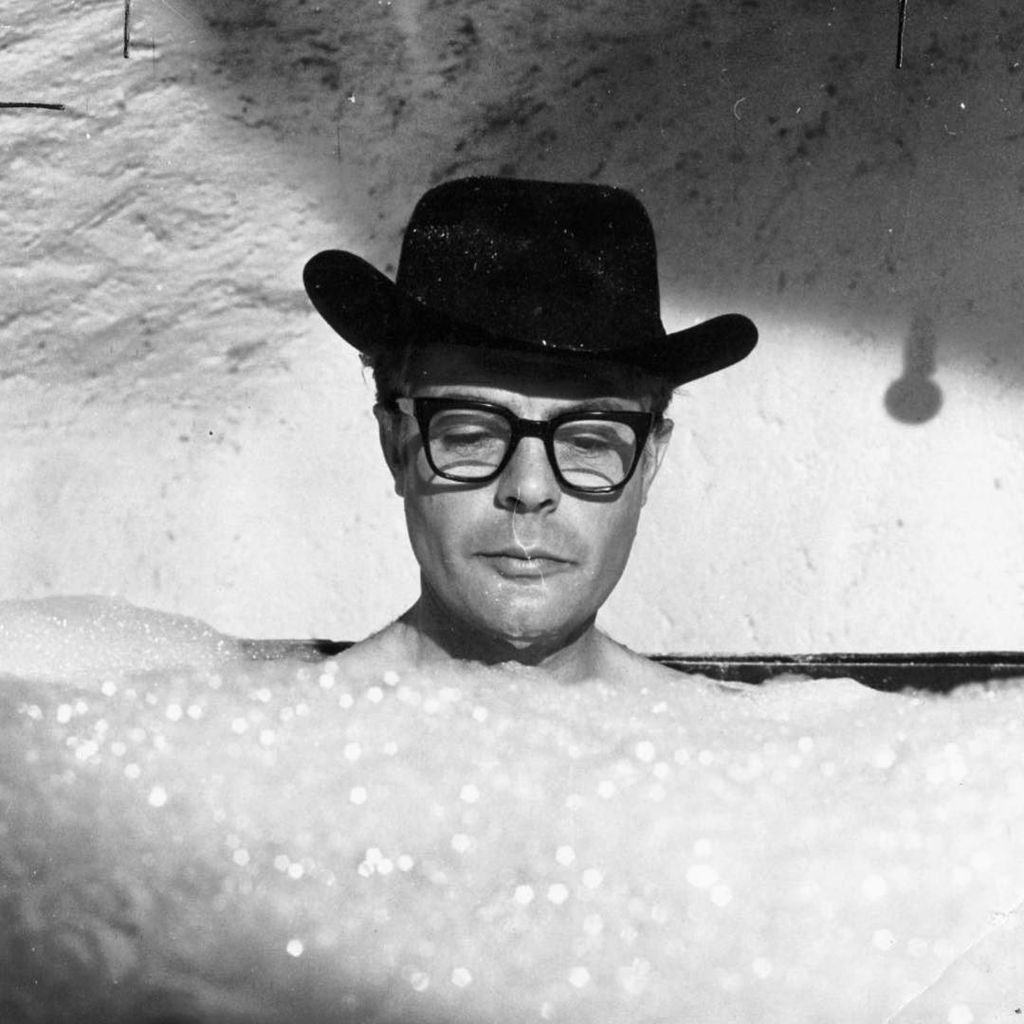 Mr_Filmo's tweet image. "Could you walk out on everything and start all over again? Could you choose one single thing, and be faithful to it? Could you make it the…