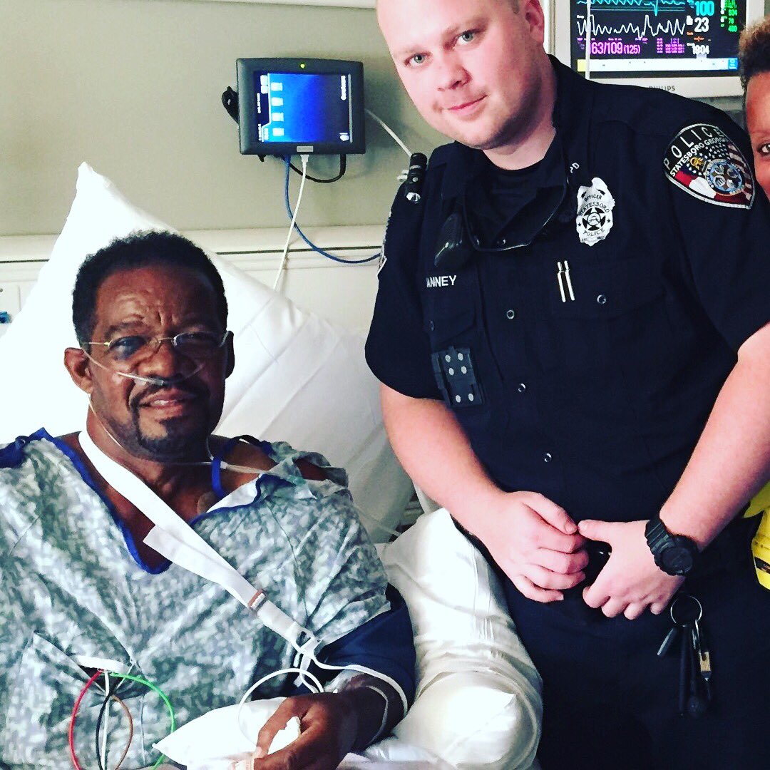 StatesboroPD's tweet photo. Check it out, Officer Janney saved a life! Get the full story on our Facebook page. #hero #SaveLives #CPR #policepositive https://t.co/6PAistaHc3