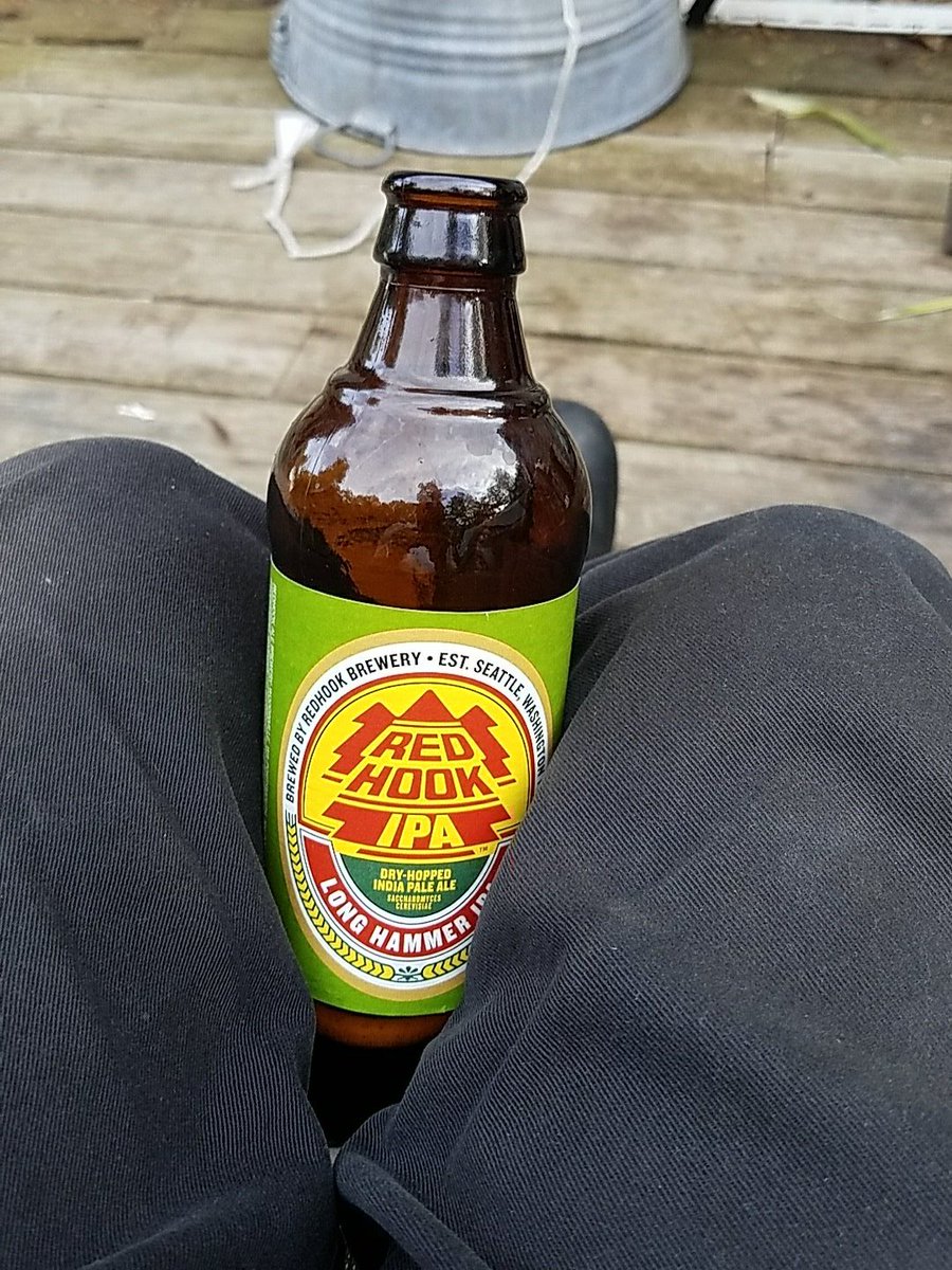 Ivarted's tweet photo. Tonight's taster from @Redhook_Brewery long hammer IPA, long hammer after a long day? Yes please! #paymeinbeer https://t.co/eyWGP6dGW6