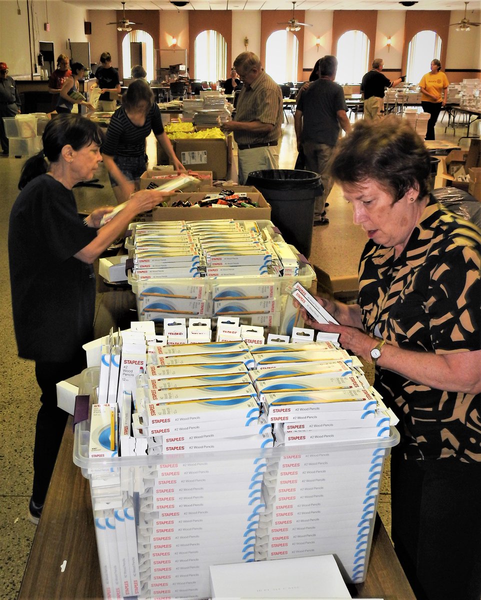 branchbrioso's tweet photo. It takes a village to assemble 2,300 school-supply kits for #StuartFair2017. Check out our #GreatAssembly2017 photos https://t.co/9YFfRNmMdv https://t.co/Hs27Qwogds