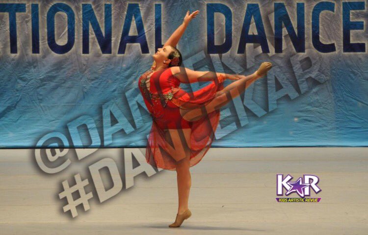 allie_faith1234's tweet photo. Happy national dance day!!❤️👯 #mgdcfamily https://t.co/rjtd5VQZyy