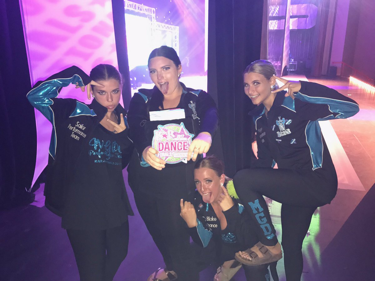 allie_faith1234's tweet photo. Happy national dance day!!❤️👯 #mgdcfamily https://t.co/rjtd5VQZyy