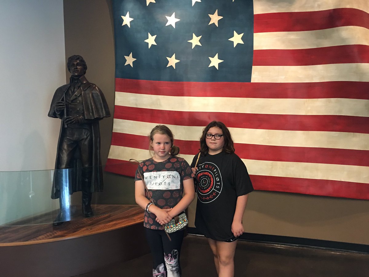 realjashleyj's tweet photo. Ditched @Minecraft for a week becoming @offgridgirls exploring @FortMcHenryNPS &amp; other fun stuff https://t.co/93GIjbzTLa