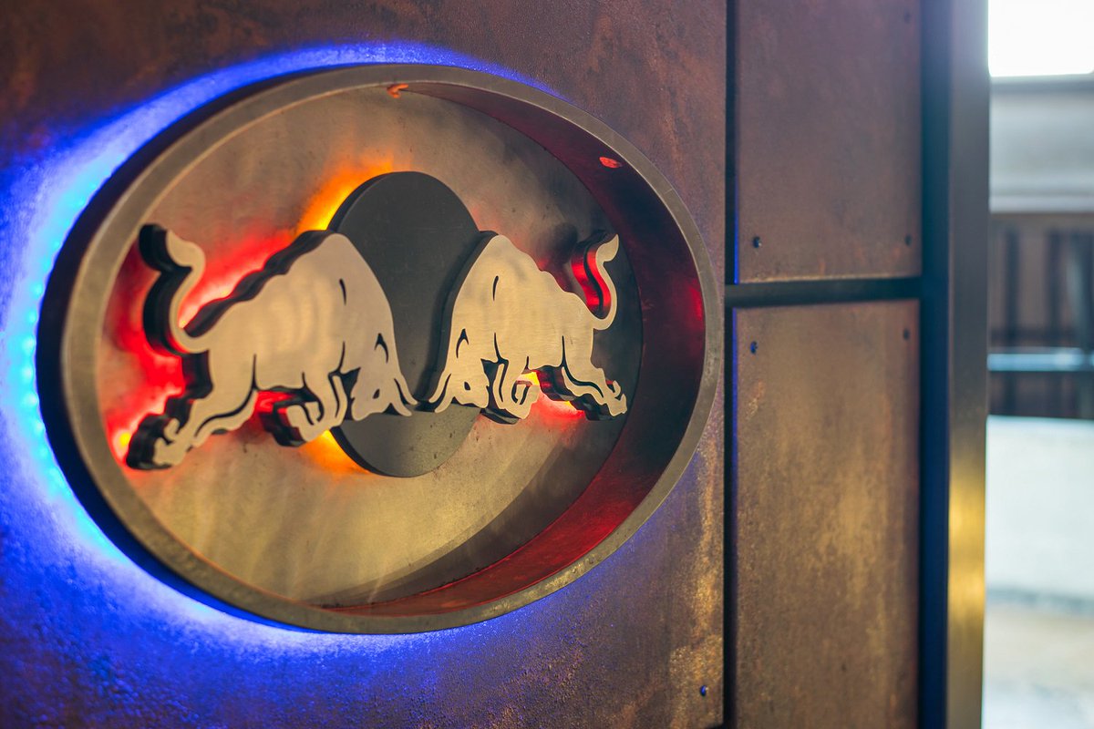 Vote for the Tavern as the Best American and Sport Bar. Show us your love! 👉 bit.ly/BeachBay2017