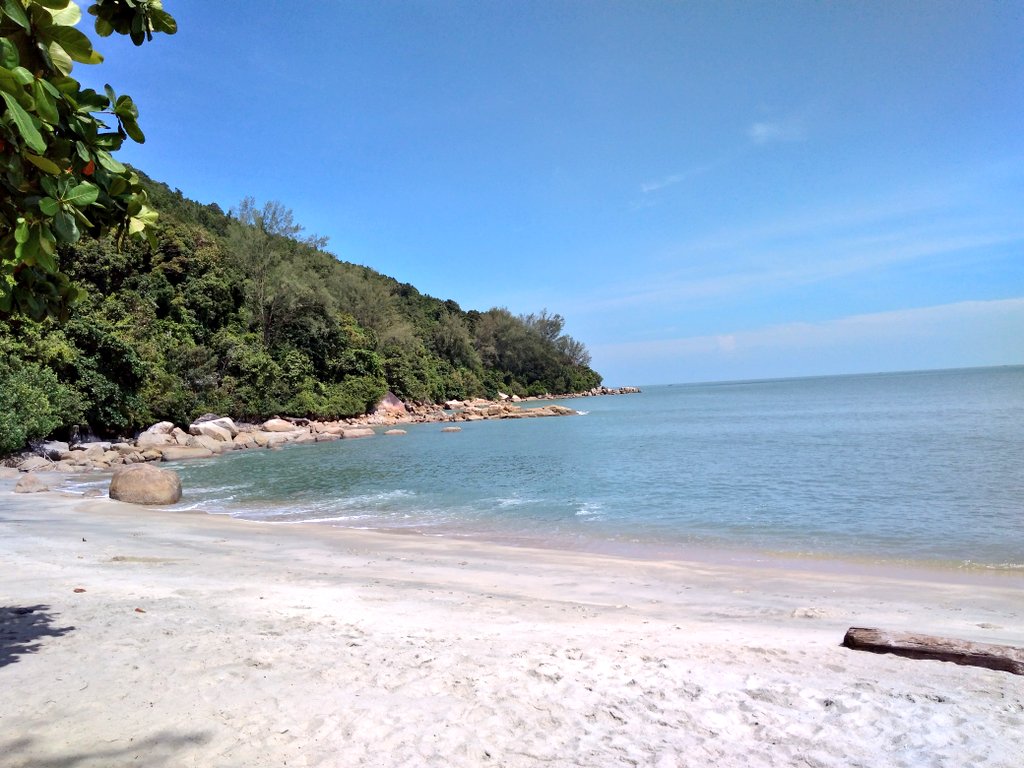 moworksmy's tweet photo. Singgah Batu Feringghi dulu kita mandi manda, hanya ada di #FT06 #FTRoadPedia #FTRoadPediaZonUtara #CiptaDetikIndahBersama https://t.co/TiTslKHoou