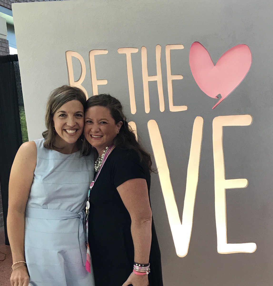 TrishsTOTurf's tweet photo. There are women in your life that just simply inspire your ๐HEART๐.
That is what this woman does for mine!
#31conference
#thirtyonegives https://t.co/q6V8mxiigm