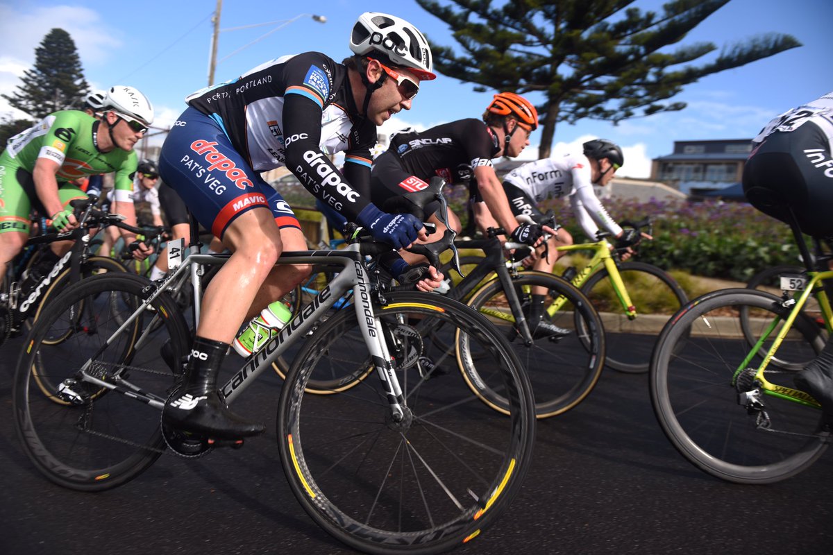 bavotto's tweet photo. Final corner down in the pack with 15 to go #ToGSC17 https://t.co/bbCbOAtSDZ