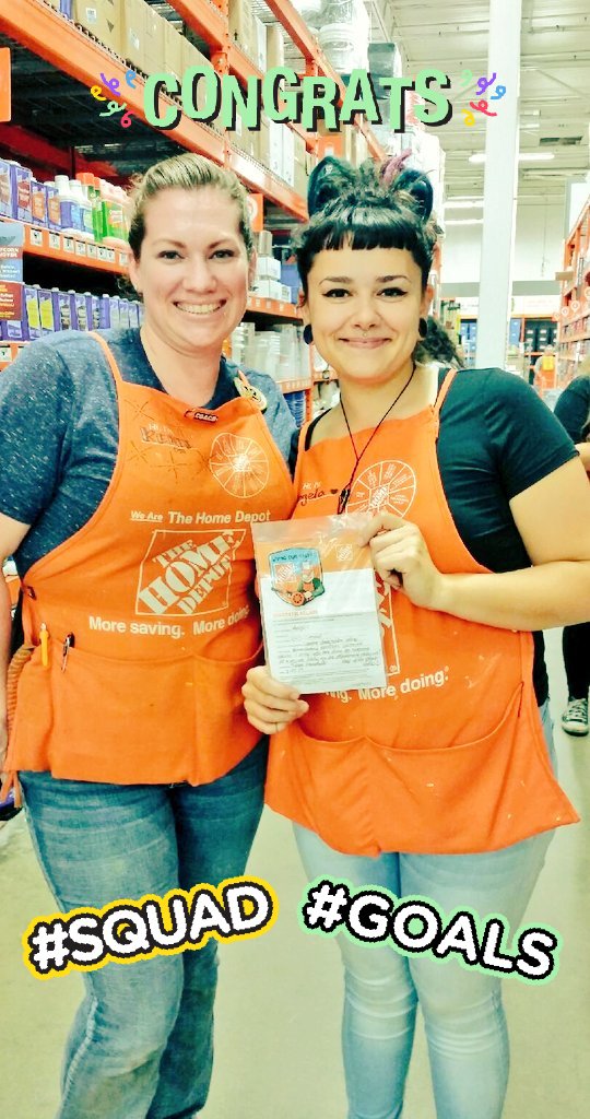 ReneeNoelle82's tweet photo. Way to go Angela! #NewAssociate #FirstHomer fitting right in with our #Oxnard1040 family! #PaintDeptRocks @RianSM1040 @Lorena6712 @MarcyTHD https://t.co/RBH65mckWF