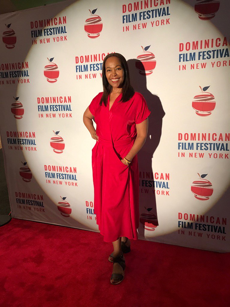 LiaChapman's tweet photo. #dffny #vivetucine #NYC 42nd Street AMC🎶🎉🎊 https://t.co/2N5VSVFiCF