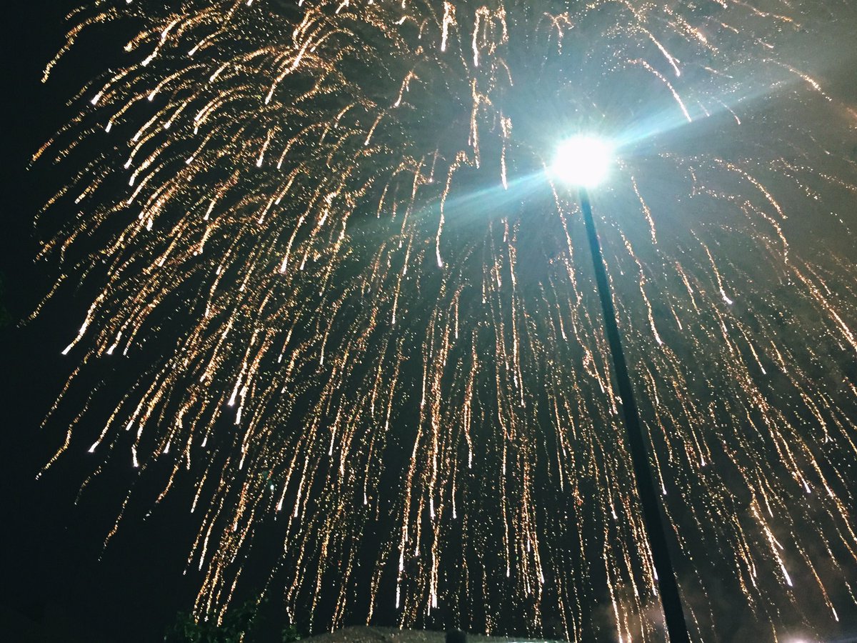 warmcheaptrips's tweet photo. Ma la bellezza dei #sumidafireworks di ieri sera? 😍😍 90 minuti di puro spettacolo! #sumidagawahanabi #Sumidagawafireworks @WeAreOpenMind https://t.co/NMrlS6vpAR