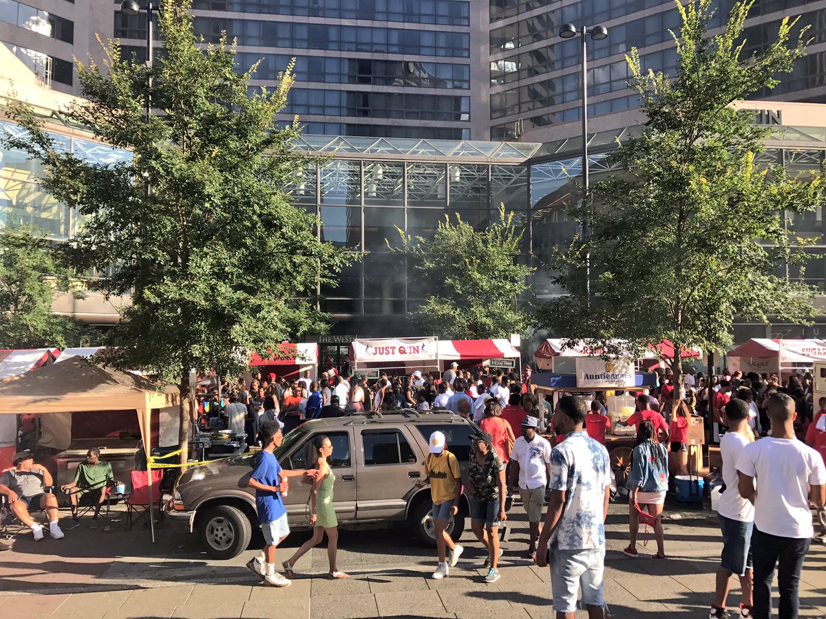 BrianDMains's tweet photo. So #CincySoul and @VibeCincy is everything @MyFountainSqr. https://t.co/0nH9zsdoxM