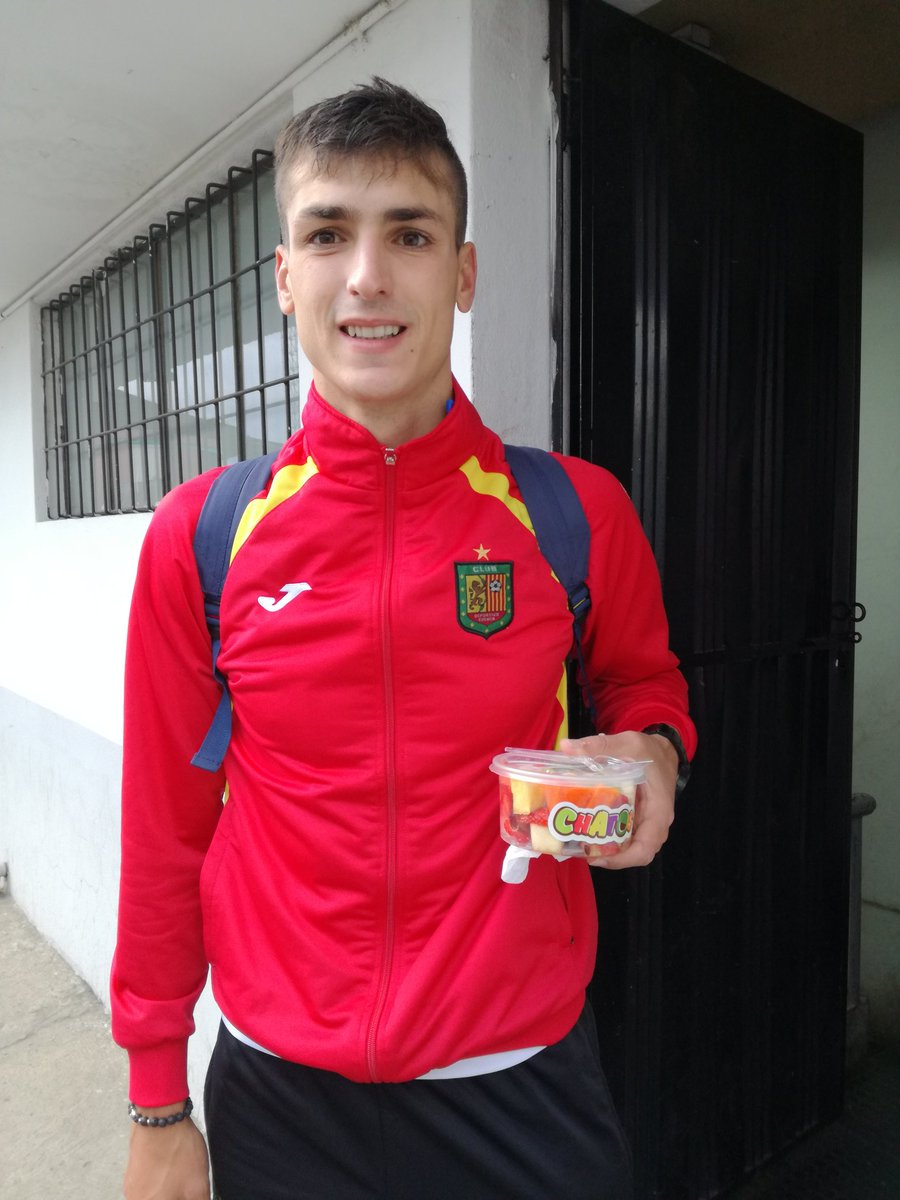 DCuencaOficial's tweet photo. #DCuenca terminó el entrenamiento de este sábado y luego, los jugadores disfrutaron de fruta picada de @chatosfruits https://t.co/zigPZzSAcM