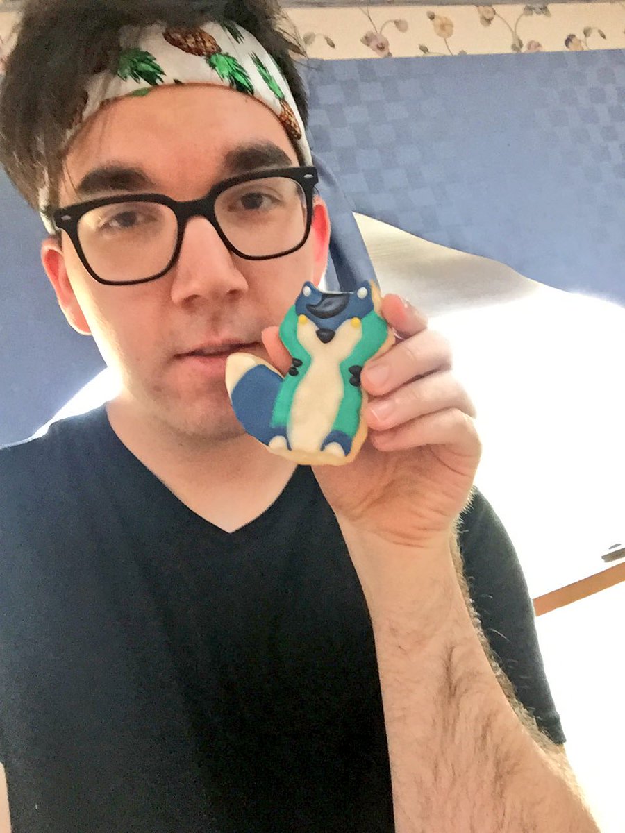 tallfuzzball's tweet photo. Is this vore? https://t.co/xjqJXOIfiQ