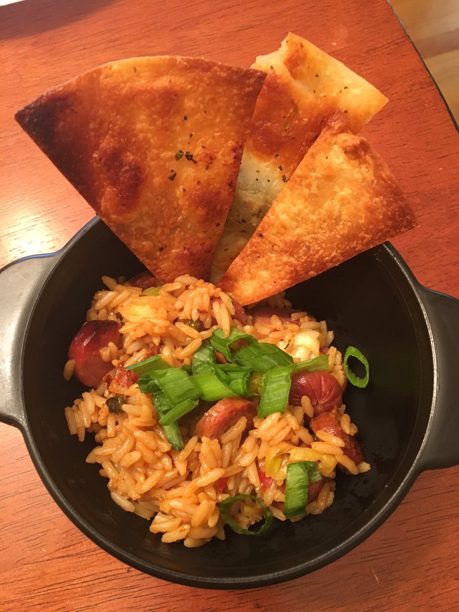 denisemose's tweet photo. Quick & Dirty Jambalaya w/ Garlic Toasted Chips! #Yum #NiceAndLight #TeamStaySlim #HealthIsWealth @FoodNetwork @CookingChannel @goodhealth https://t.co/pR4J6q8XcV