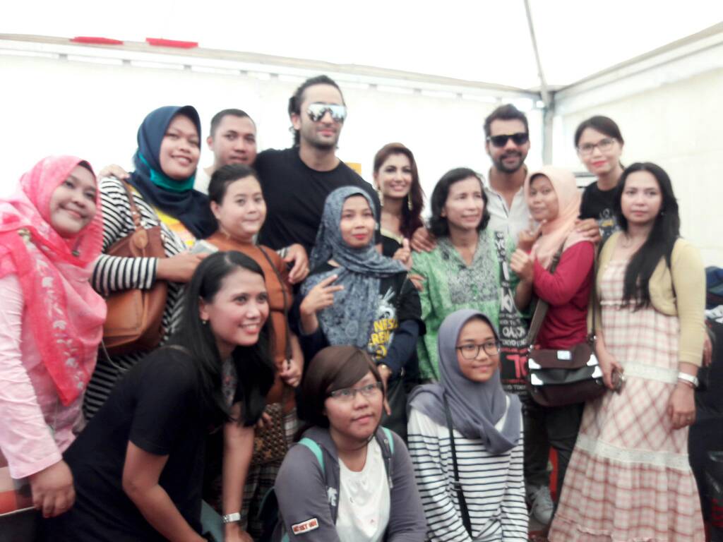 Yuliz_rose's tweet photo. @darkJustices @Sayang_dr @Shaheer_S Ini foto2nya 👇 yg terbaru yg paling kanan https://t.co/XcgN4UH36h