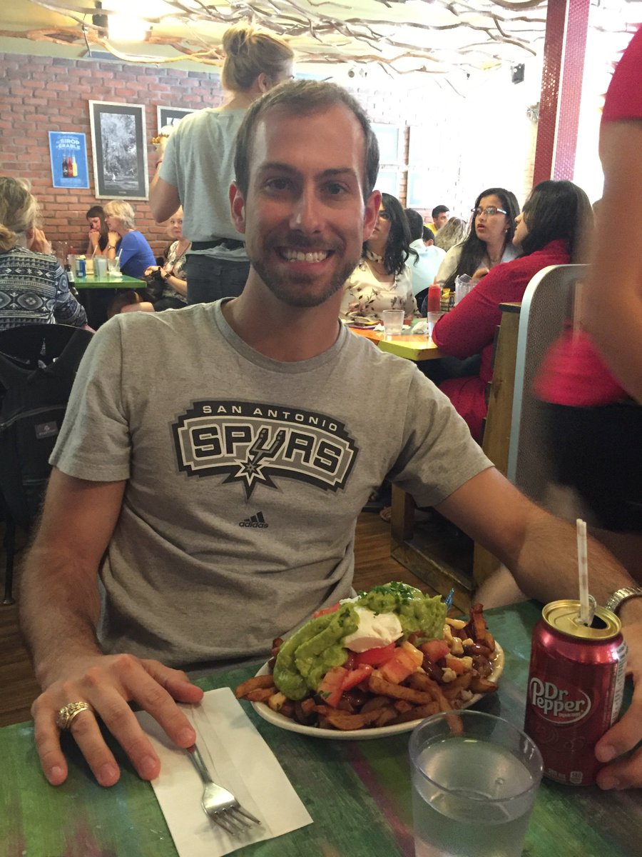 MegCheesman's tweet photo. "I like this even better than salad!" - @JPCheesy #shocking #poutine #texansinmontreal @restolabanquise https://t.co/ToTP1Kxmww