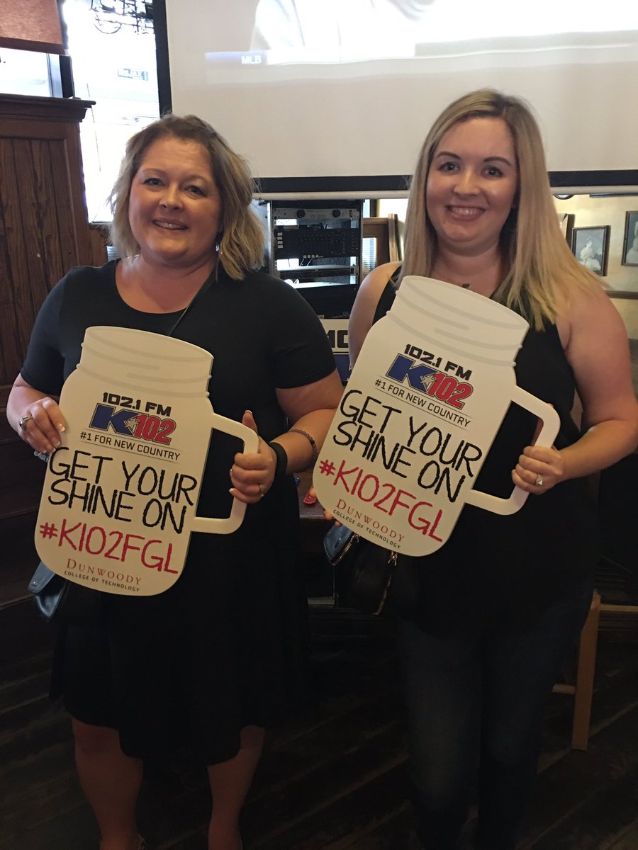 thesparkleband's tweet photo. Sassy sisters!!! #k102FGL https://t.co/K4T1az7jvh