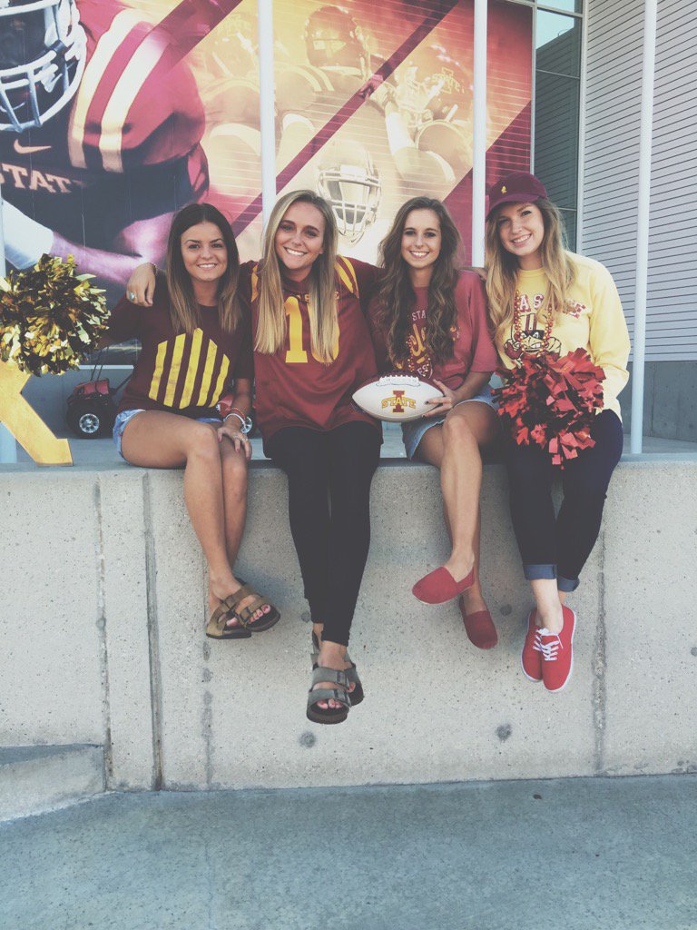 BarefootAmes's tweet photo. Is it tailgating season yet?! πβ€οΈπ Shop by to check out our football new arrivals! #shopbarefoot #tailgatingcrew https://t.co/l9sFxKNRcH