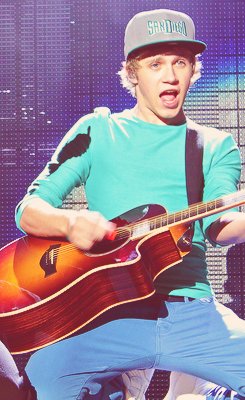 niallkittycat's tweet photo. uan tour 🙂😪😻 @NiallOfficial #uantour #onedirection #niallhoran https://t.co/BmW0BU1GK7