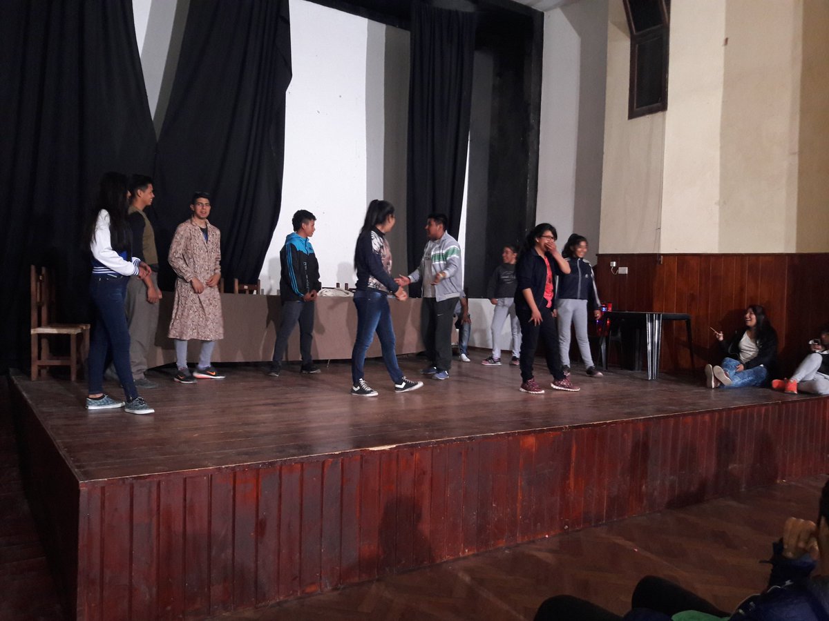 Hay equipo...Teatro CAJ: "Una vieja mentira". CAJ Pacto de los Cerrillos. <a href="/fguillesaavedra/">GUILLERMO SAAVEDRA</a> <a href="/vanesa_aramayo/">Vanesa Aramayo</a> <a href="/diegojamoreno/">Diego Moreno</a> <a href="/chuecocalderaok/">Claudio Caldera</a>