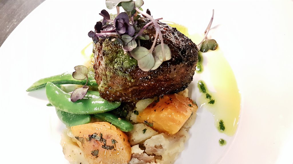 rangefish's tweet photo. OR-blackened 8oz beef sirloin with black pepper bourbon cream and olive oil mashed potatoes #yycfood #yycnow #todayinyyc #yyceats https://t.co/LLJvkTcVej