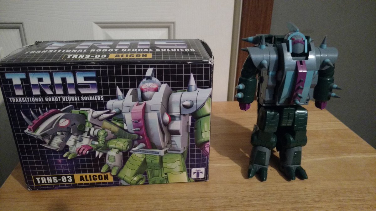 GaminGeorge's tweet photo. All my #RobCon2017 pick ups from today and my #Transformers shelf! #RetroGaming https://t.co/Qri31pX86z