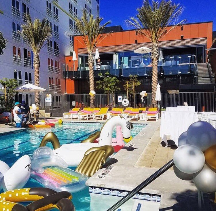 aloftelsegundo's tweet photo. A little party never hurt nobody! 😎🍹🦄https://t.co/EIx3PI8MWX #savethedate Sept 16 https://t.co/XpMcVfqCvR