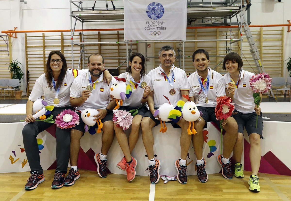 VictorCiavatini's tweet photo. Campeonas Olímpicas 👏🏼😀🥇#Europa 🌍 #Gyor2017 #Fojes 🇭🇺 Bellísima experiencia‼️Mañana p 🇫🇷✈️🔜 #EuroBasket #U16F ⛹🏽♀️🇪🇸🔛🏀 https://t.co/xgk3ZYVDZY