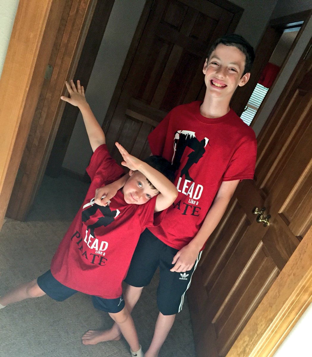 BethHouf's tweet photo. Love these two like crazy! #biggestsupport #mywhy #leadlap #tlap @momsasprincipal @dadsasprincipal https://t.co/bJEe29AoRh
