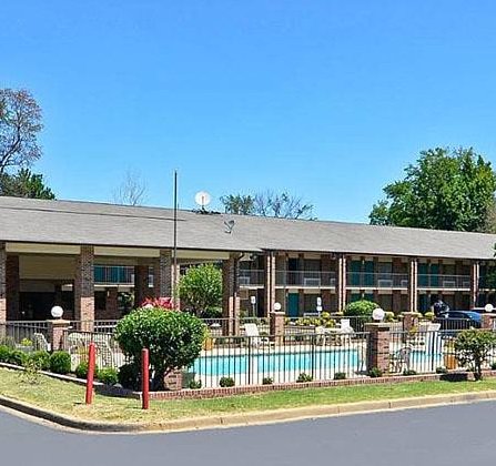 hotelsaver's tweet photo. $6/night at Travelers Inn &amp; Suites #Memphis #Tennessee https://t.co/M2RKSbRmBI #hoteldeal #traveldeal https://t.co/Wv6diVTSiH