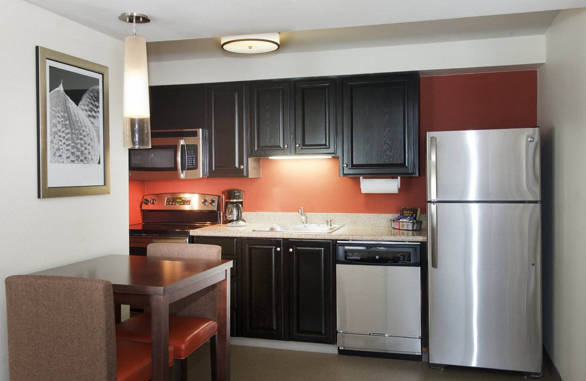 RIVancouverWA's tweet photo. The full kitchens in our suites are perfect for a home-cooked meal after a long day traveling or working! https://t.co/4got9x8I02