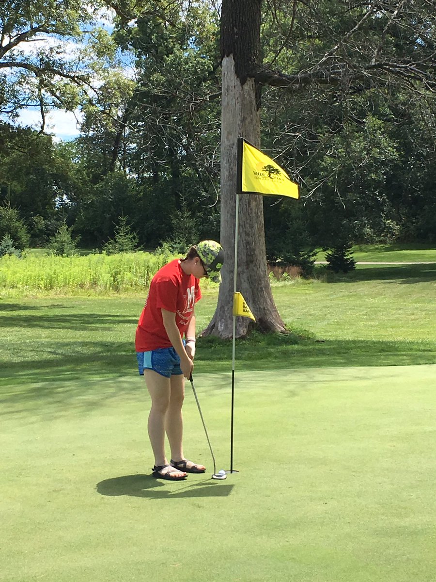 JessMysta's tweet photo. What a beautiful day for 18! ⛳️☀️ https://t.co/czZSHmfhsv