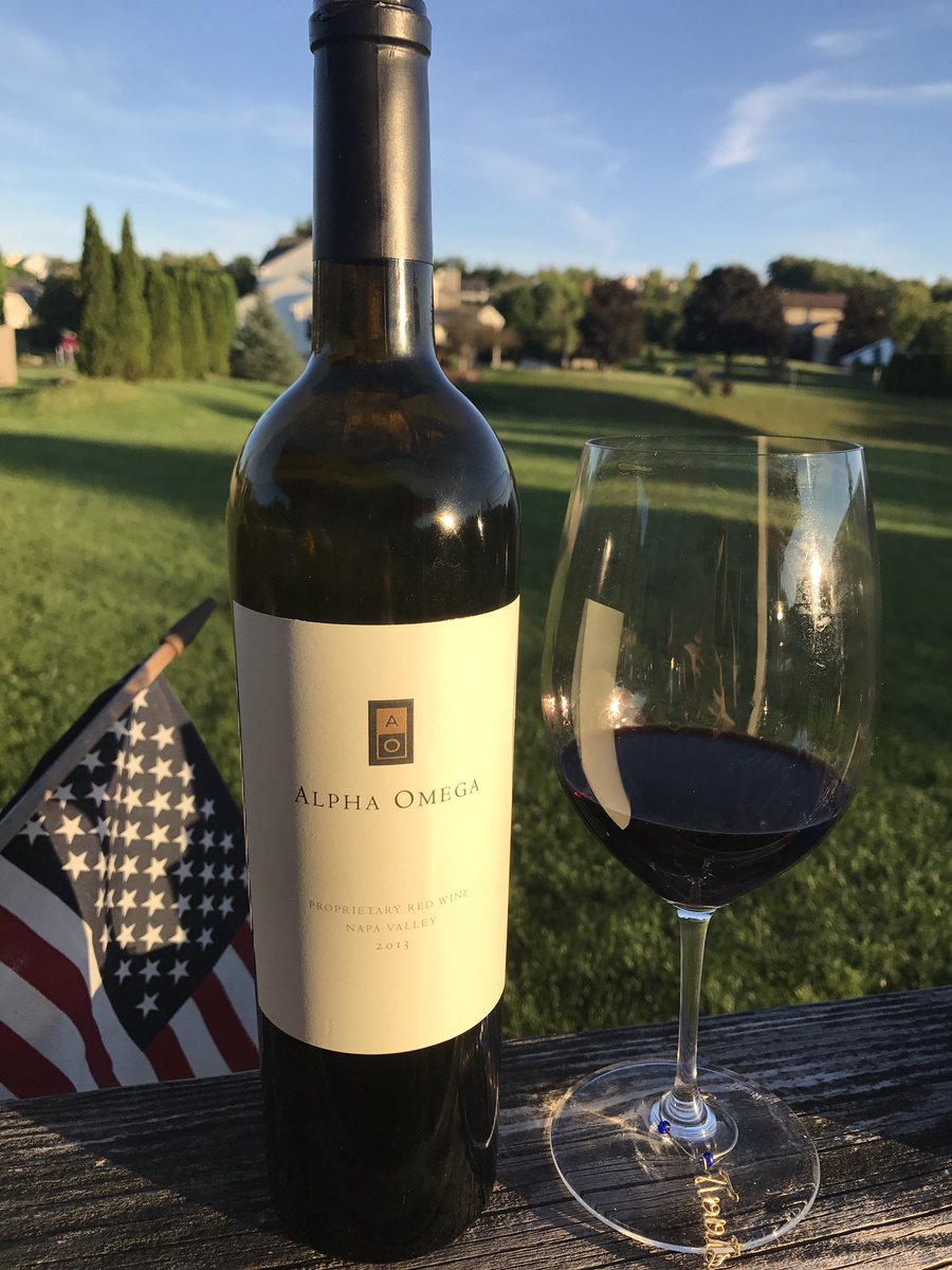 MarjorieSpoto's tweet photo. Alpha Omega Wine! #DessertsIn3Words @AOwinery @WineSpectator #proprietaryred #SaturdayNight #Saturdaynightwine #wine #winelover #appreciate https://t.co/jEbQkWdCIB