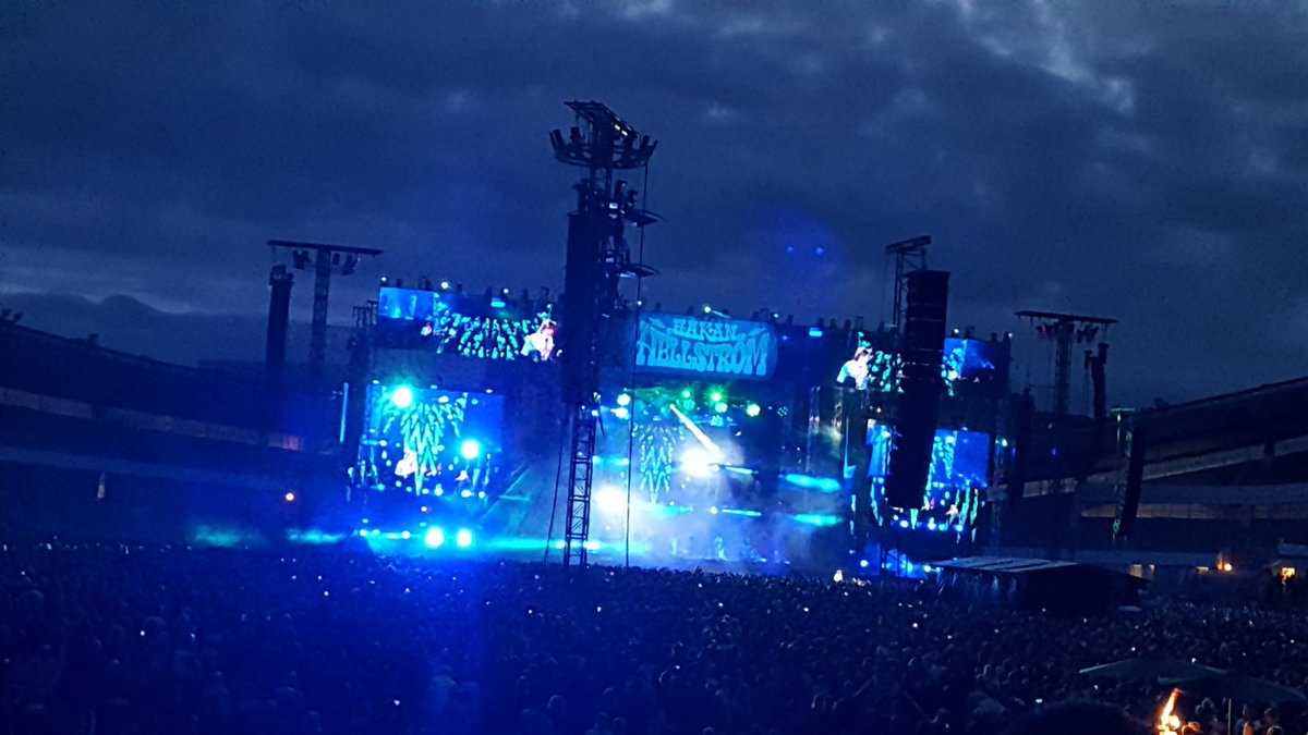 SvanteElsa's tweet photo. En magisk kväll...
#HaakanpaaUllevi #HåkanHellström #HaakanHellstroem #Ullevi #Göteborg #goteborg #music #svenskmusik https://t.co/Zgdy2ZYCq5