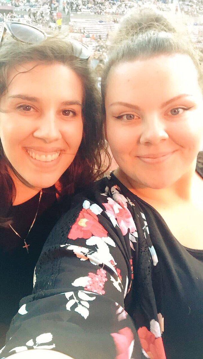 meganskehan's tweet photo. Not sure who the more iconic duo is: @OneRepublic &amp; Jones Beach or Me &amp; Lara... https://t.co/hDTMh07MmZ