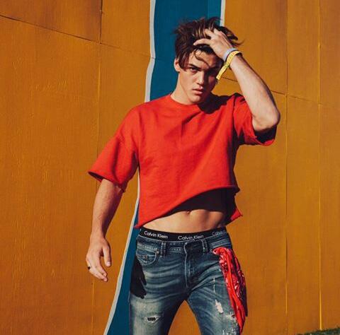 lRLPRINCE's tweet image. Your boy's back
— Literate &amp;amp; as descriptive as you are
— Looking for an Ethan
—Single|Bisexual
—Ships with chem.
Retweets are appreciated