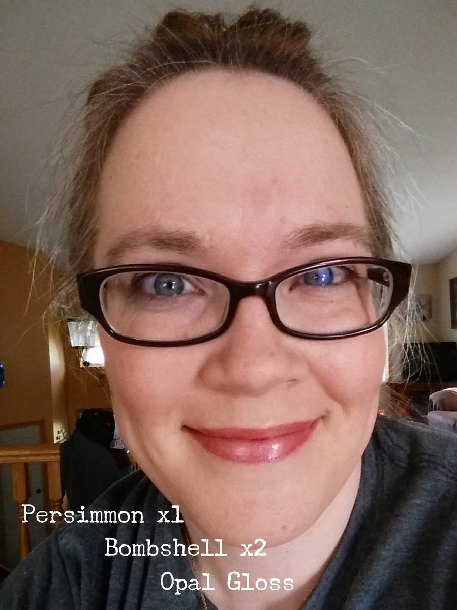 SenseNerd's tweet photo. @SeneGence_Intl Here's one of my fave LipSense combos: Persimmon and Bombshell, with Opal gloss! https://t.co/XObNmsS0Sc