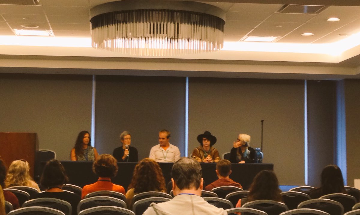 SFReadersChoice's tweet photo. Awesome to attend "Worldschool Panel" at HSC Conference 2017. Who else is here? https://t.co/emx72pQNdo #discoverHSC https://t.co/SFIhIK8e0O