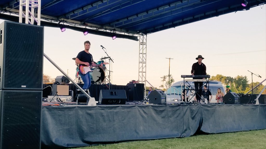 JPrinceSports's tweet photo. Next up at the #BallparkBash we have @CountryMusic emerging artist @ShaneRunion! https://t.co/2C5AbNlxEm