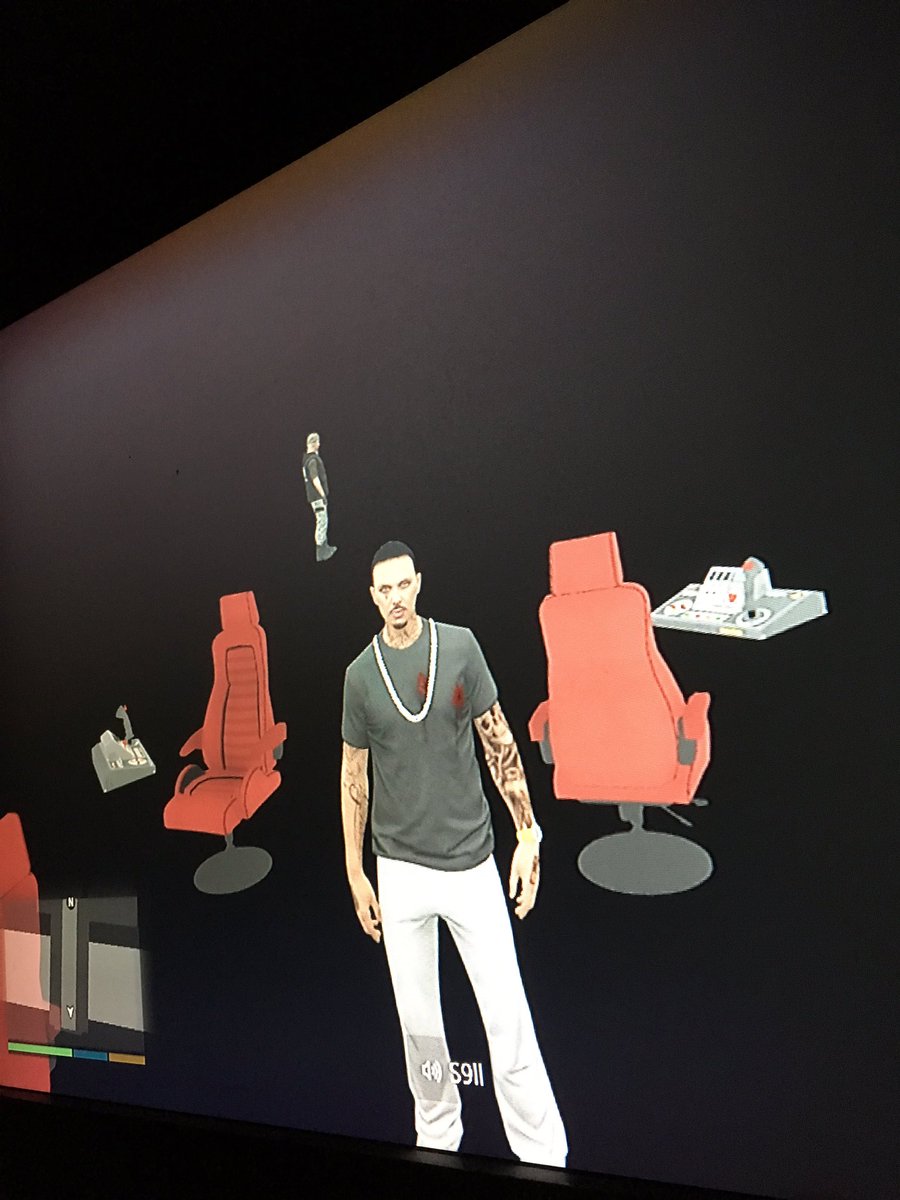 KIINGYFNMANMAN's tweet photo. @RockstarGames What happened to all my stuff  @MrBossFTW https://t.co/d2WdziAJ7S