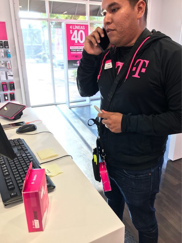 ladydzh12's tweet photo. Orange County Central loving Sync up drive Mania!!! #SyncUpMania #uncarrier https://t.co/KsJSl5RWWy