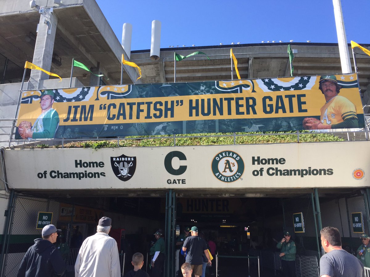 lauracollv's tweet photo. Let's go Oakland! ππ#athecoliseum oaklandathletics #rootedinoakland https://t.co/NFK8Zfvxyc