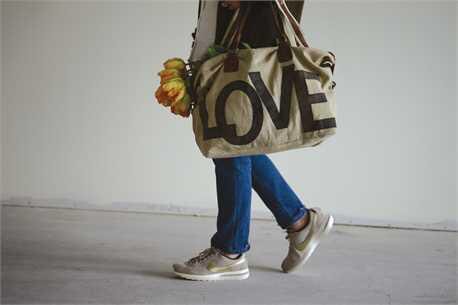 Lovecup's tweet photo. Love Canvas Bags, perfect for..... https://t.co/HRtJg9v3Ba