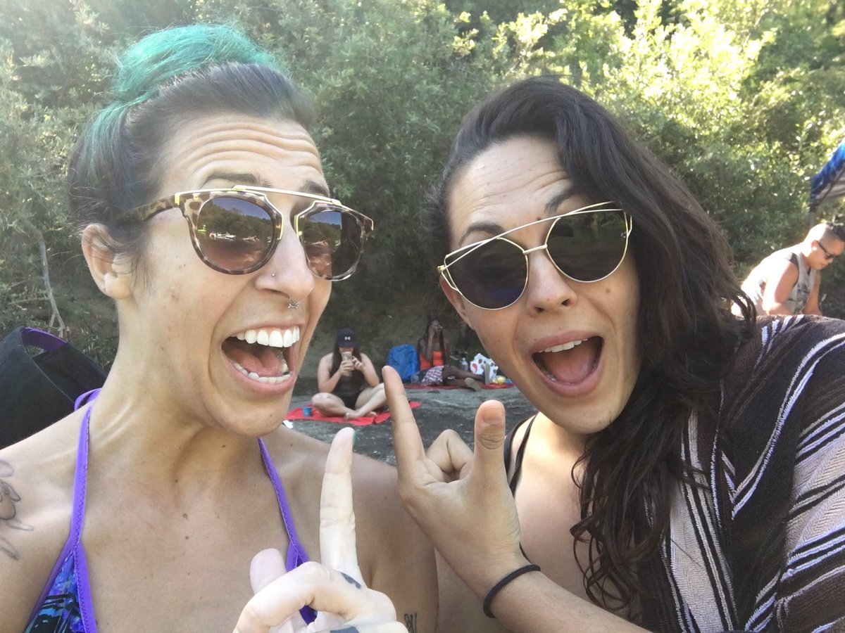 AndreShakti's tweet photo. Weekend with the girlfriend consists of nude male revues, queer flotillas on the river, & LOTS of leather #PolyLife #DoreWeekend #KinkPride https://t.co/0RshmP1PW4