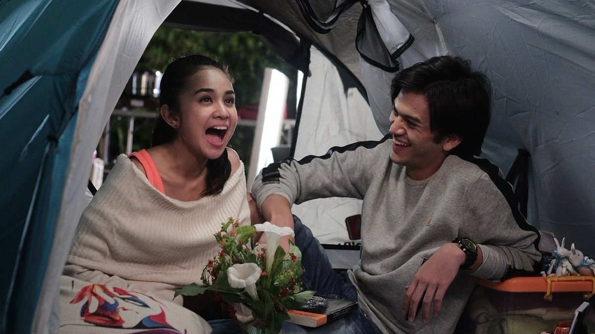 Scppr's tweet photo. Sukses ditonton lebih dari 1,5 Juta penonton tahun lalu, #ilyfrom38000ft tayang kembali SORE ini jam 15.00 wib hny di @SCTV_ https://t.co/WaDE3Tp0f7