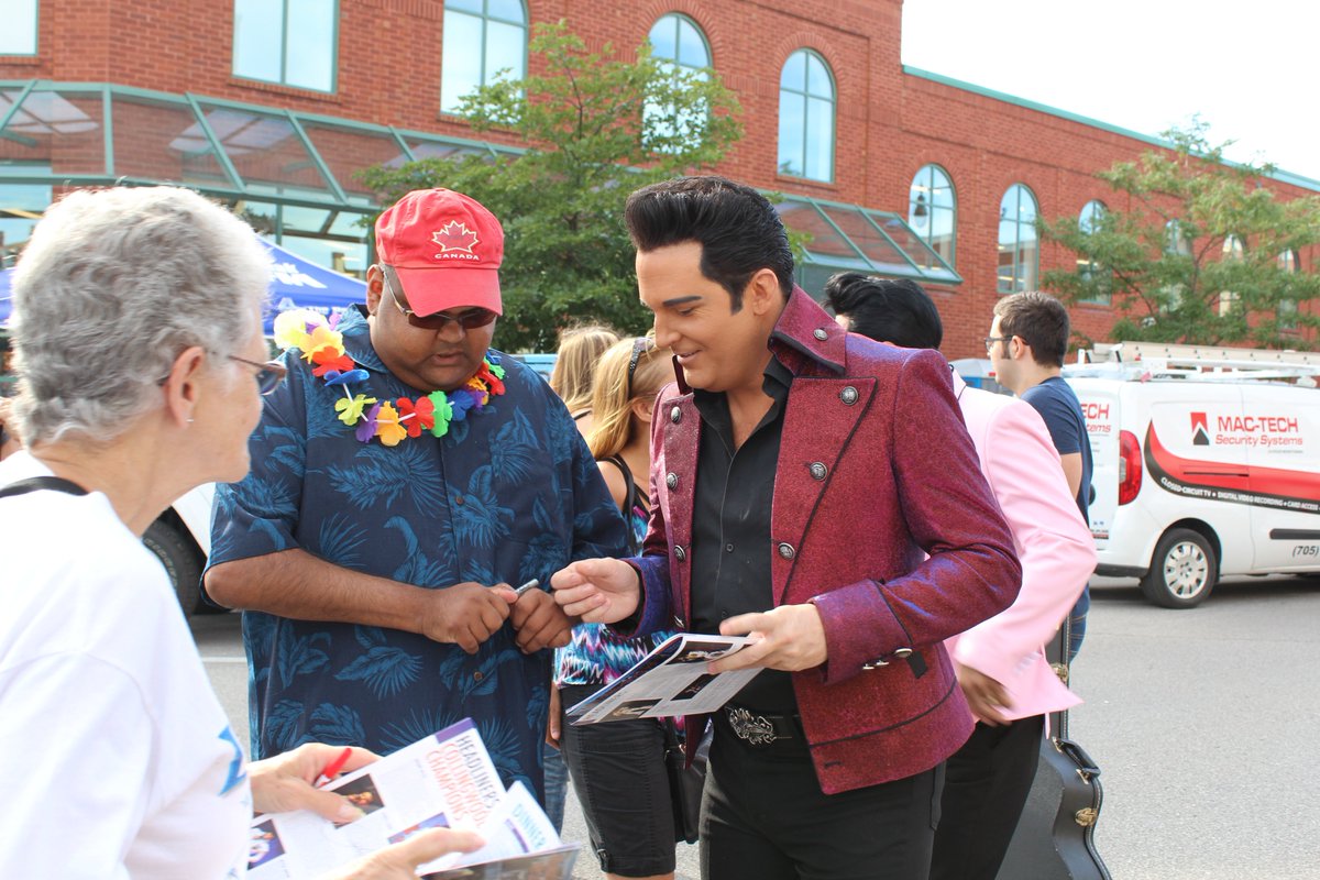 letsdiscoverON's tweet photo. Behind the main stage is the place to meet + take pics with your favourite Elvis Tribute Artist at #CWoodElvisFest.  #Collingwood #Elvis https://t.co/zURiehs3Aj